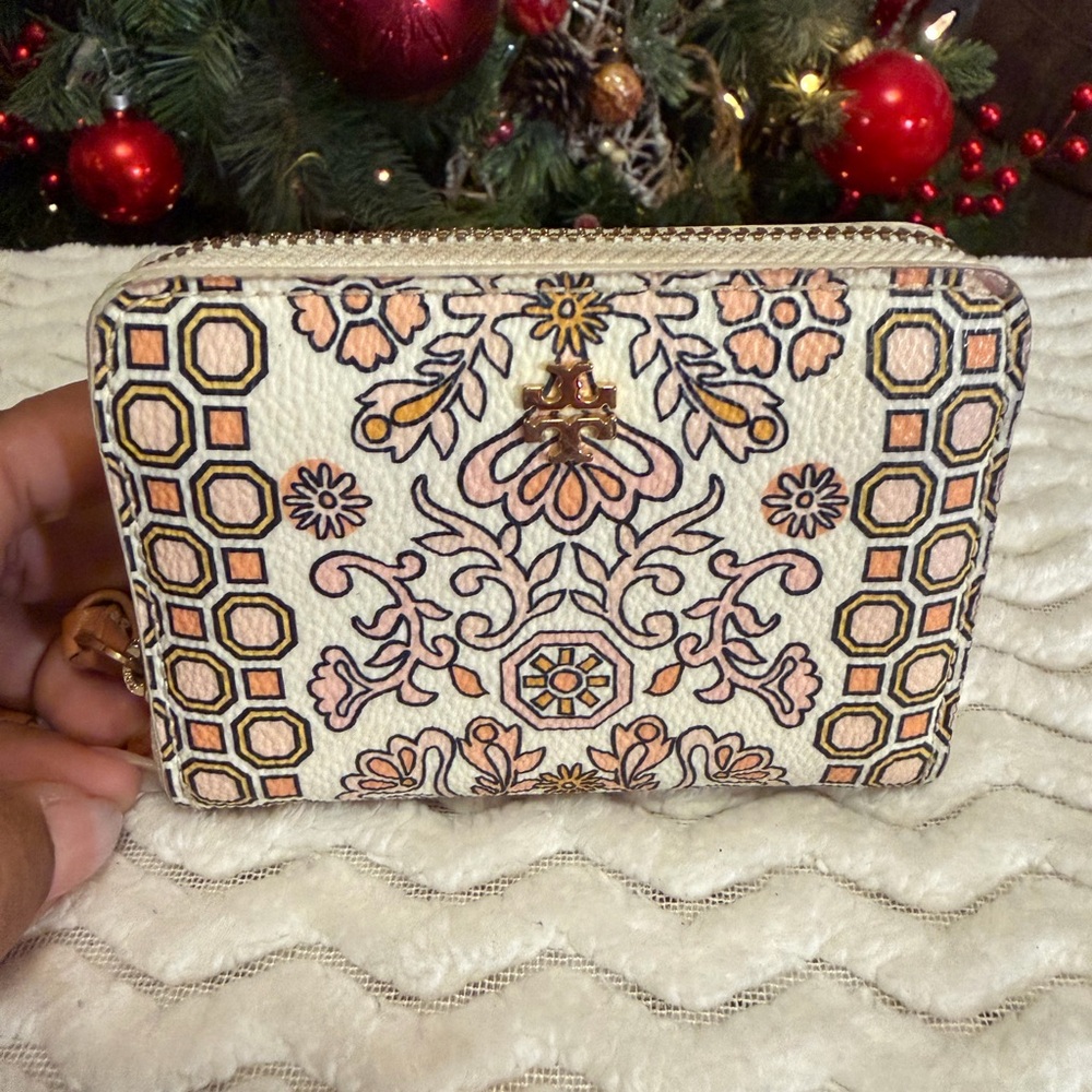 Tory Burch Floral Patterned Cream and Gold Women's small wallet with